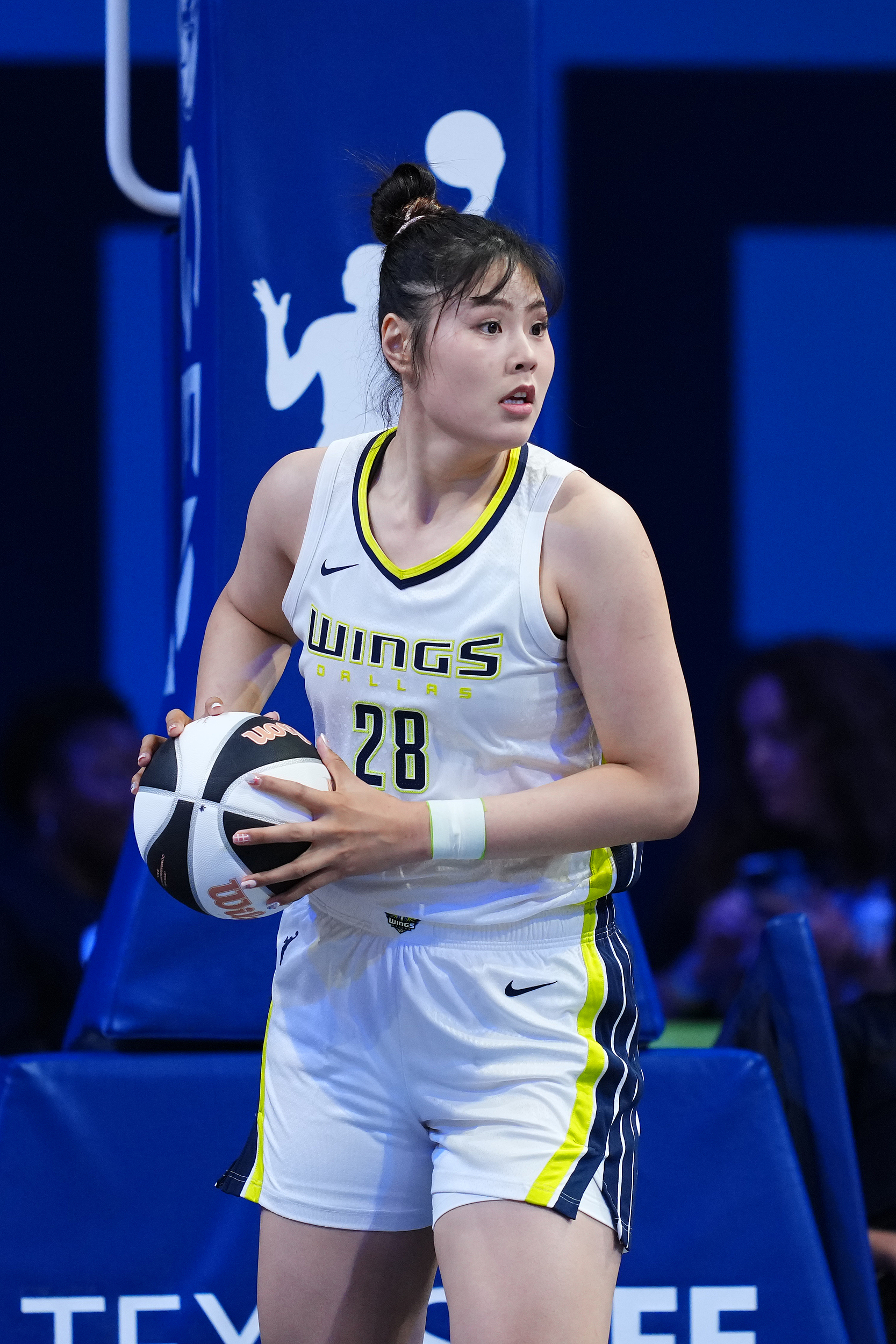 mk体育直播-飞翼主帅谈双塔战术:有意多往内线打,李月汝4个前场篮板很棒