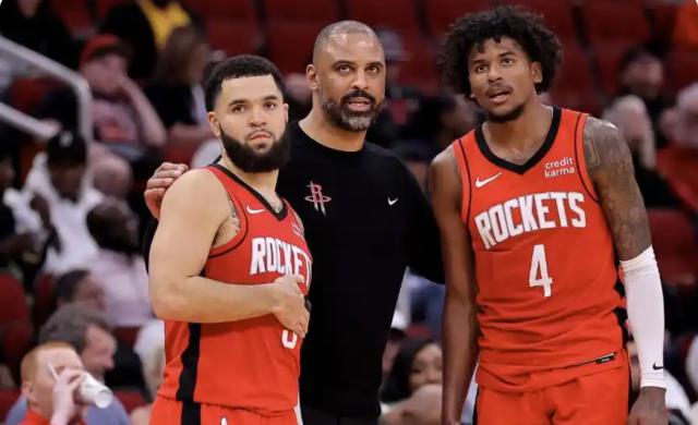 1745233125676006992.png mk体育观看-后场双枪34中7!火箭进攻贫瘠 被黑七已成必然?