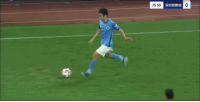 mk体育直播-新鹏城中场传接球失误，罗德里格助攻，刘云替补破门后siu庆祝
