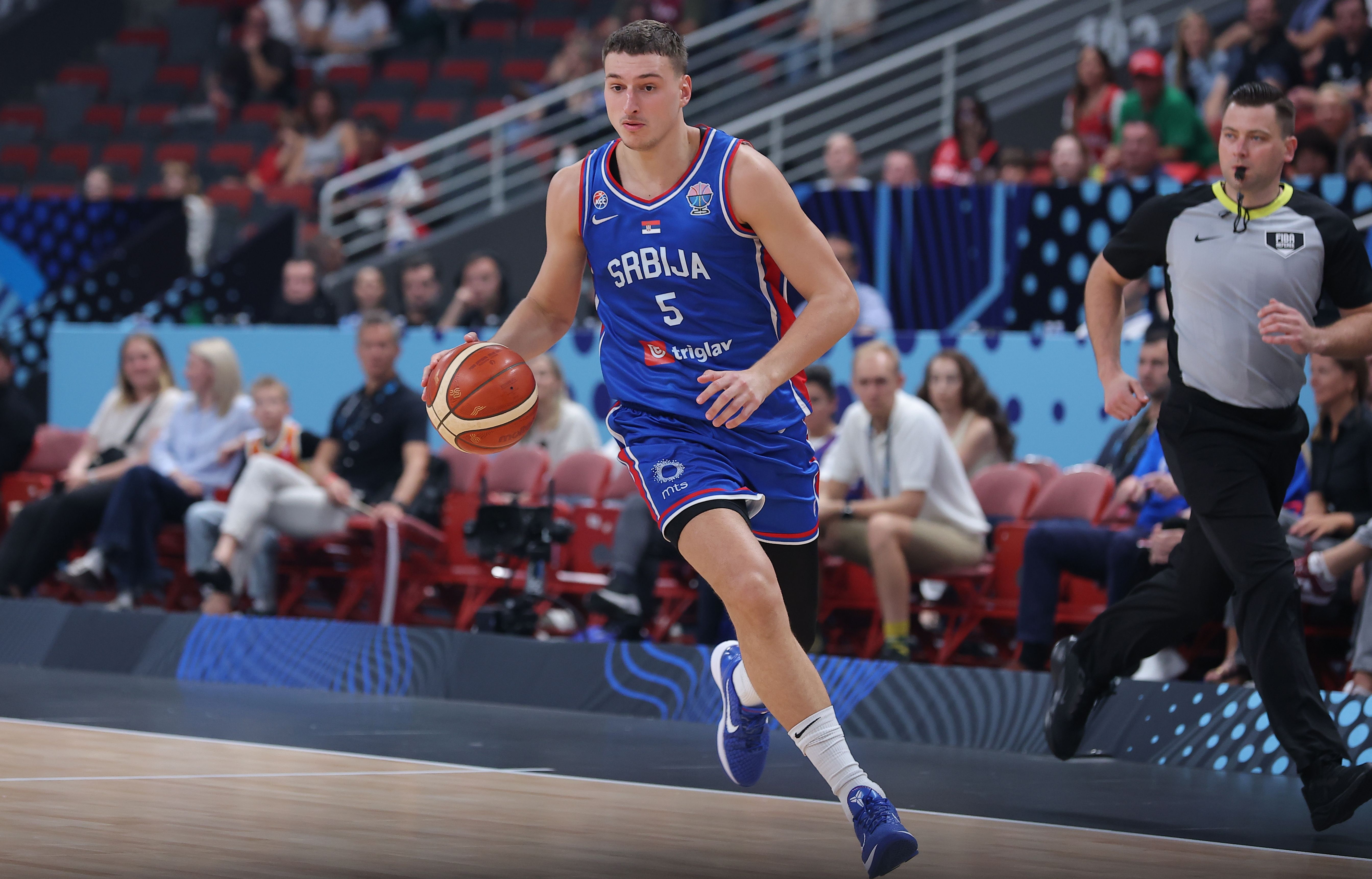 mk体育赛程-状态全无!约维奇28分钟3中0仅靠罚球得1分 另有2板2助1断1帽