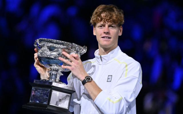 mk体育官网-辛纳生涯首次卫冕大满贯冠军 新硬地之王实至名归