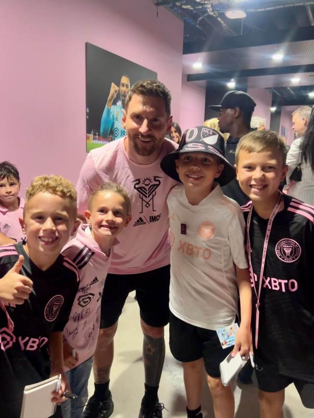 mk体育观看-梅西首秀背后：队友皆迷弟，超巨仍亲民